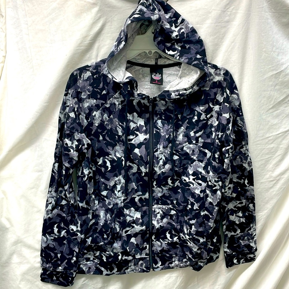 NEW!!! Cvs camouflage zip front hoodie ladies sz S